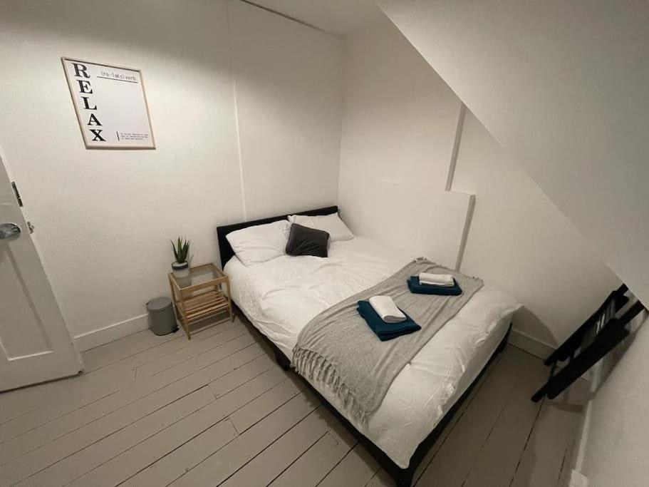 Beautiful 2 Bedroom On Tower Bridge ロンドン エクステリア 写真