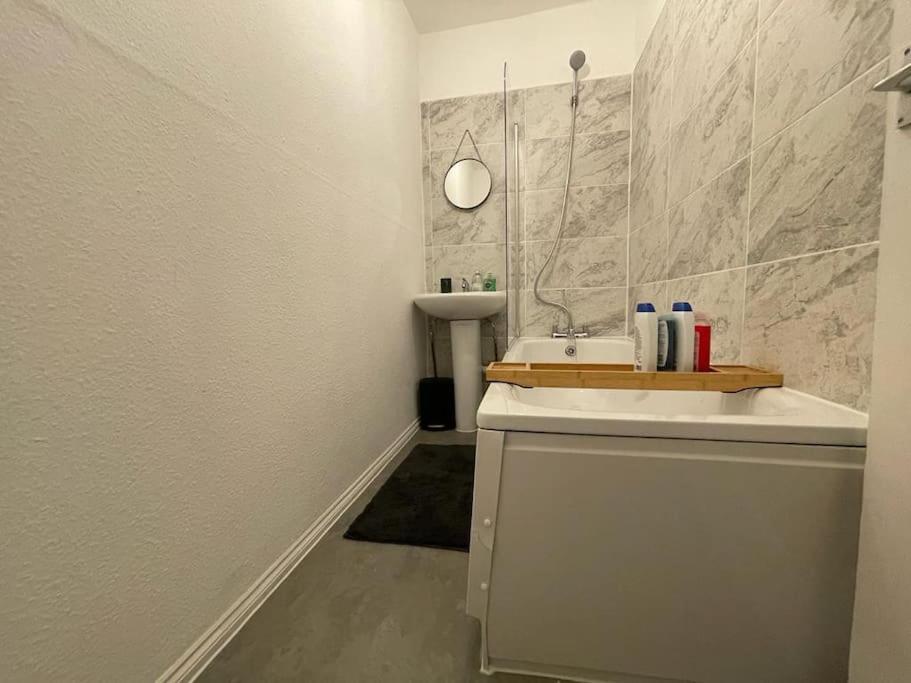 Beautiful 2 Bedroom On Tower Bridge ロンドン エクステリア 写真