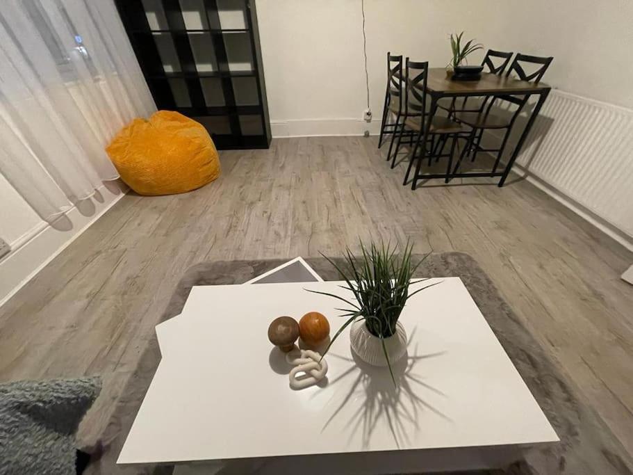 Beautiful 2 Bedroom On Tower Bridge ロンドン エクステリア 写真