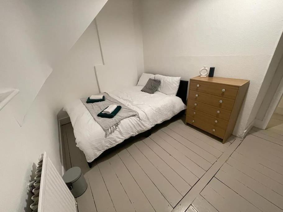 Beautiful 2 Bedroom On Tower Bridge ロンドン エクステリア 写真